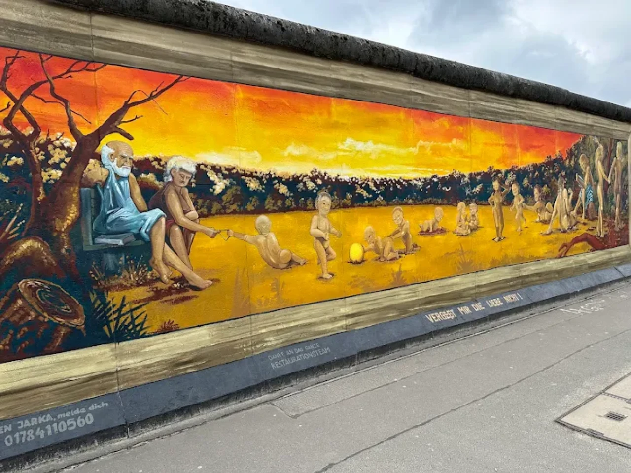 2009_Bar 25 berges de la Spree_East Side Gallery_Allemagne_berlin_17