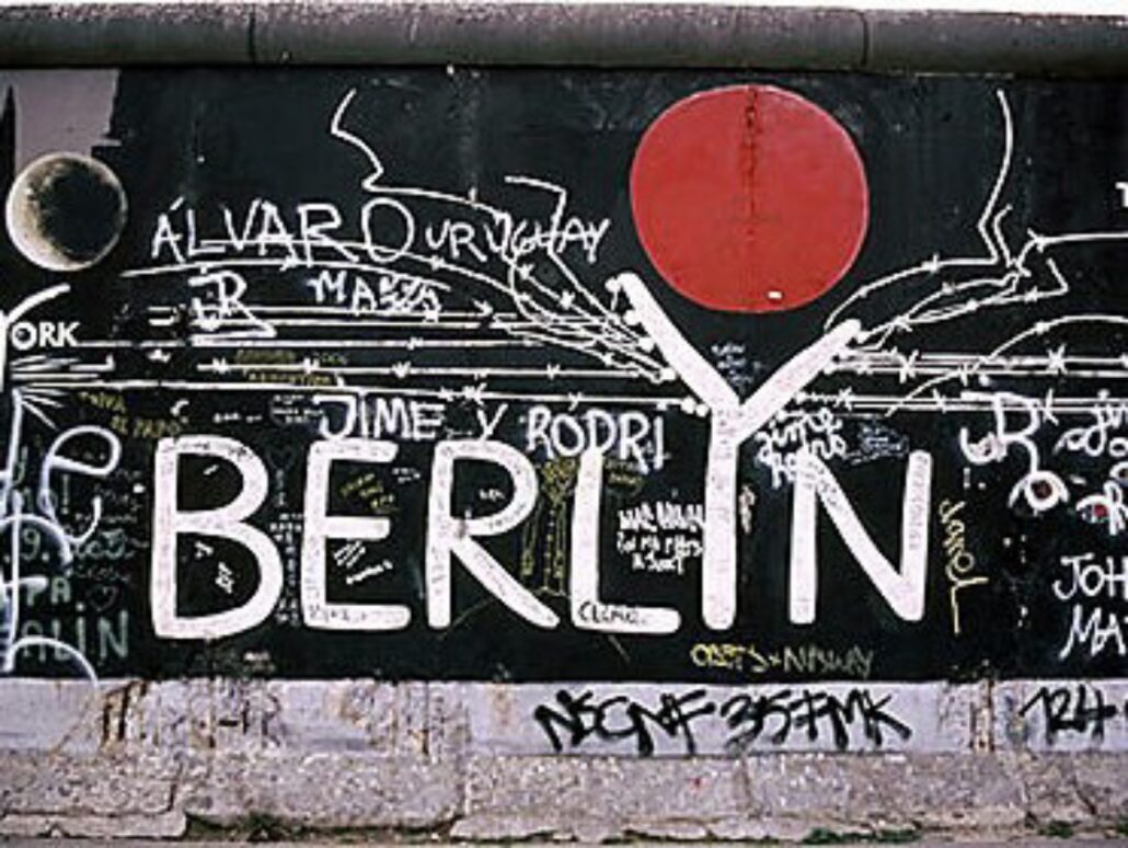 2009_Bar 25 berges de la Spree_East Side Gallery_Allemagne_berlin_2