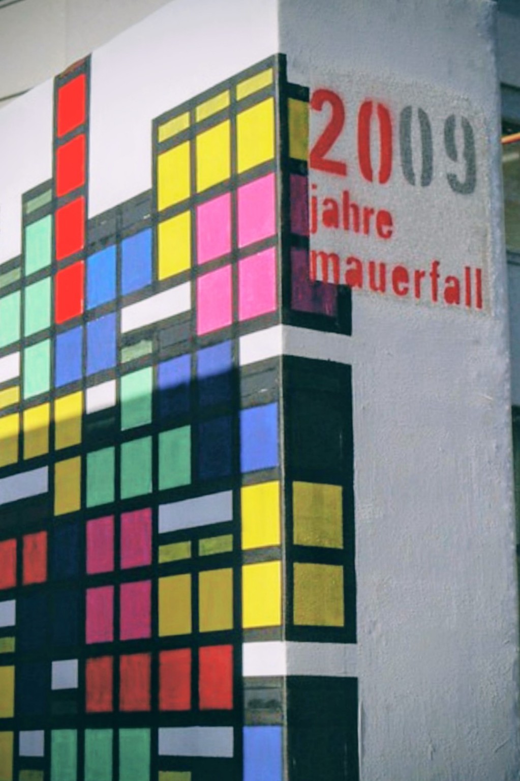 IMG_2009-11-07_dominos_géants_en _polystyrène_Berlin_20-eme anniversaire_de_la_chute_du_mur_2009_1