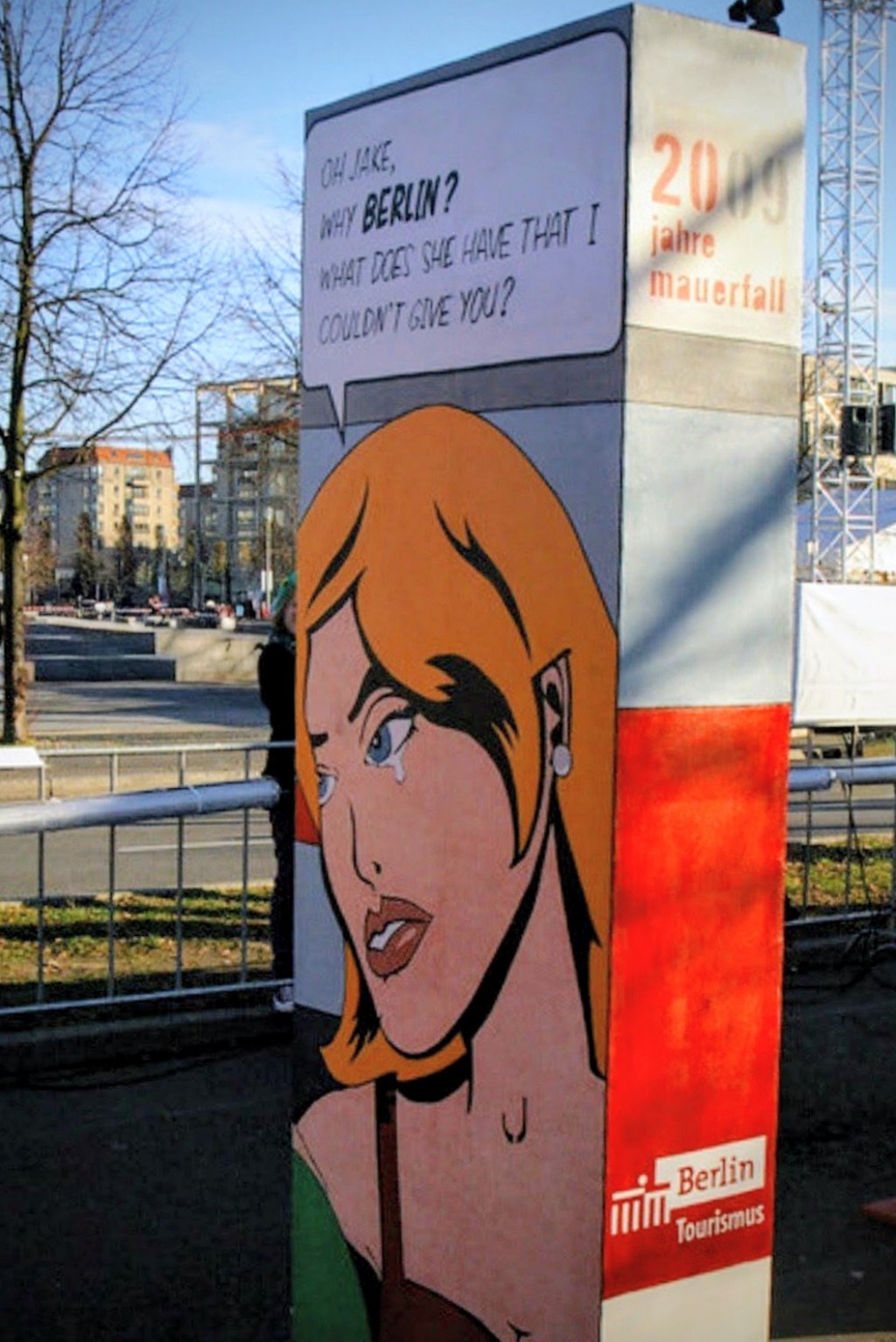 IMG_2009-11-07_dominos_géants_en _polystyrène_Berlin_20-eme anniversaire_de_la_chute_du_mur_2009_6