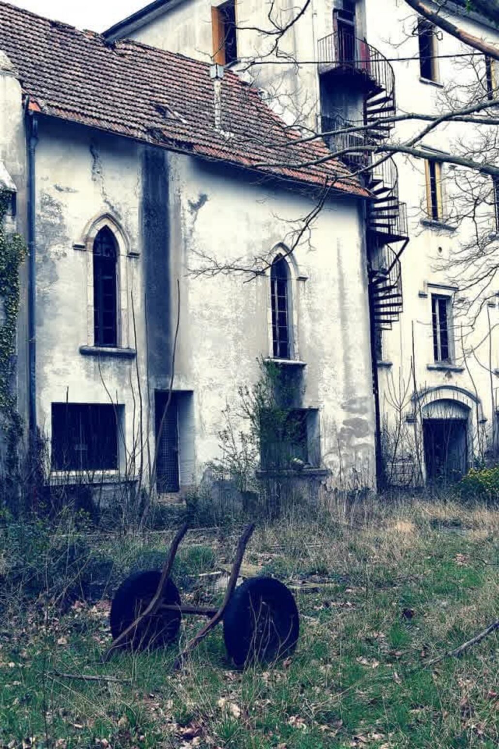 2015-06-20_Urbex–l-Abbaye-Collège-d-Ardouane_10