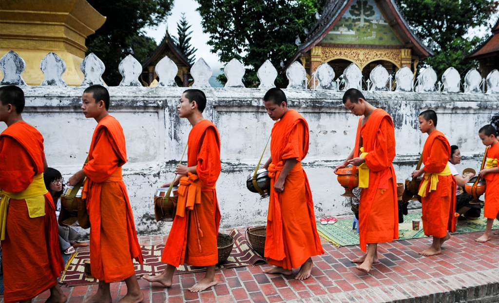 Le rituel du Tak Bat à Luang Prabang