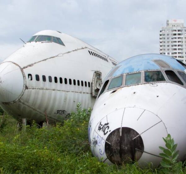 Urbex Un cimetière d'avions dans les entrailles de Bangkok !