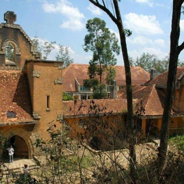 Exploration du Monastère des Franciscaines à Da Lat