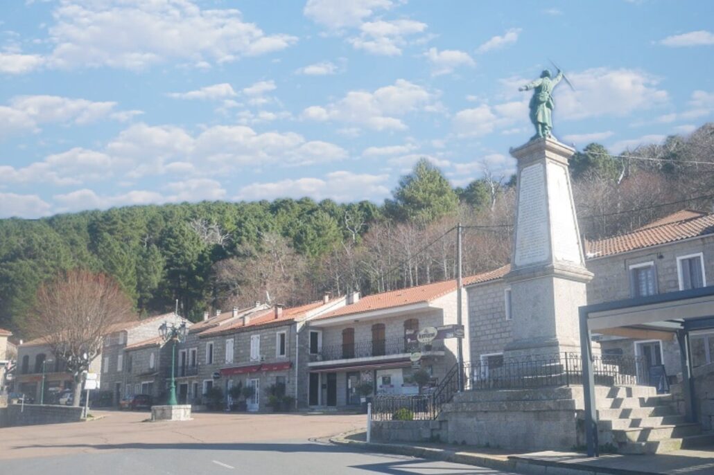 2020-10-16_les maisons de Zonza Corse_3