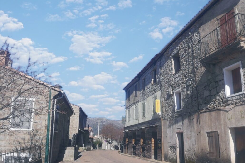 2020-10-16_les maisons de Zonza Corse_6