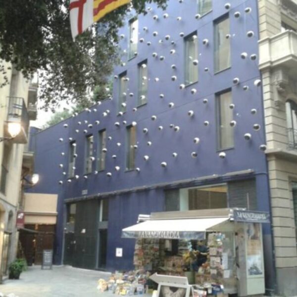 la Casa de los Ojos Barcelone