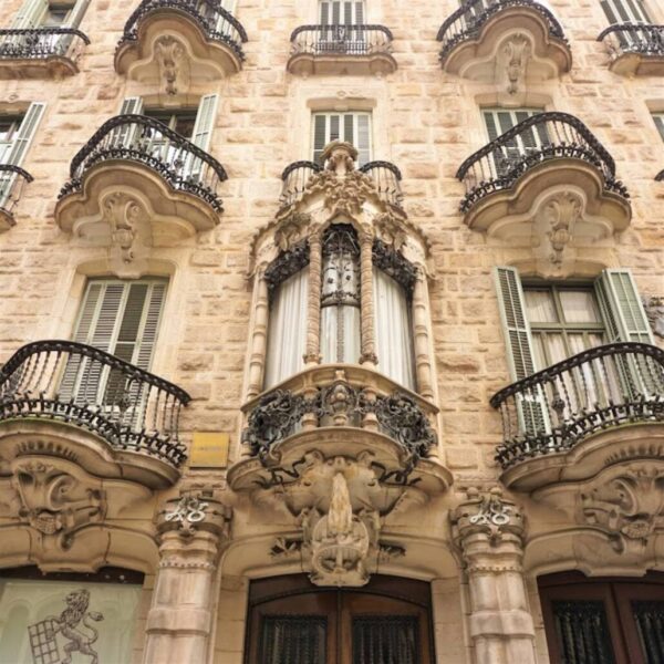 02) Casa Calvet Barcelone – Antoni Gaudi