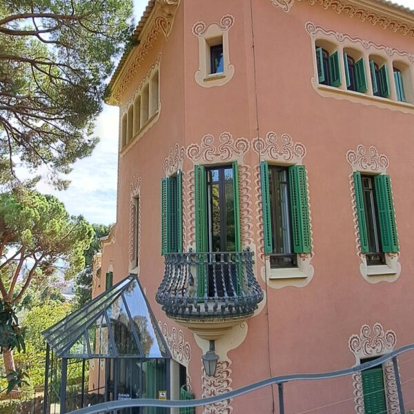 08) Maison-musée de Gaudi Barcelone – Antoni Gaudi