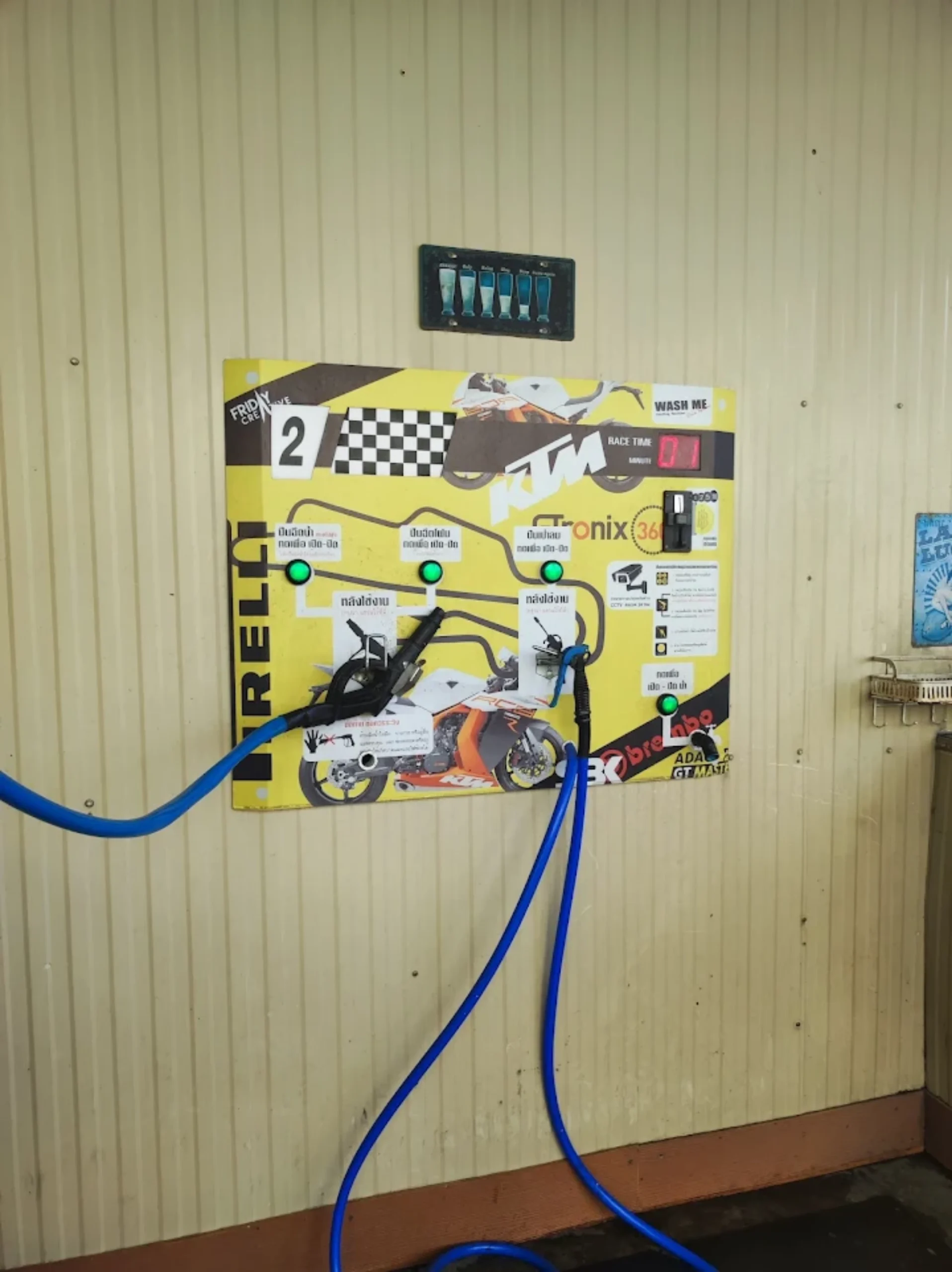 monkey_carwash_station_de_lavage scooter_Chiang_Mai_12