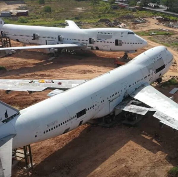 Deux Boeing abandonnés