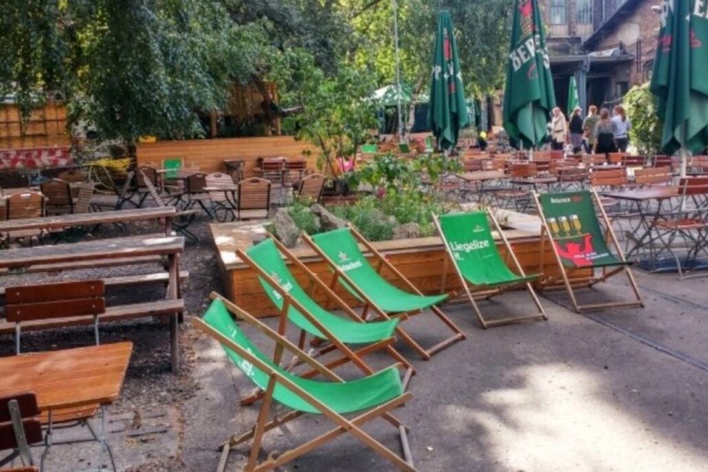 2009_Raw-Gelände_street-art_clubbing_cinéma_de_plein_air_Berlin_Allemagne_11