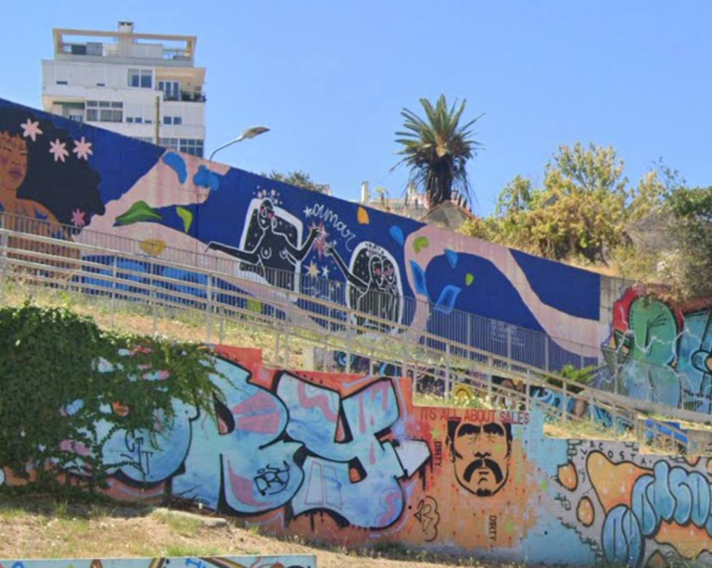 street_art_espace végétalisé en pente longe la Rua Gualdim Pais_Estrada_de_Chelas—Lisbonne_2