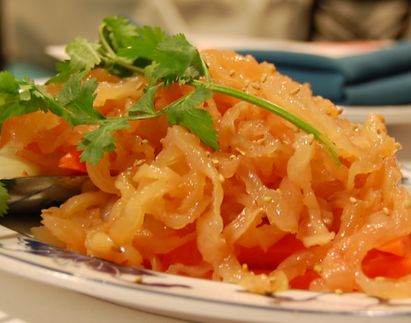 Consommer de la méduse, une coutume étrange venue d&rsquo;Asie.